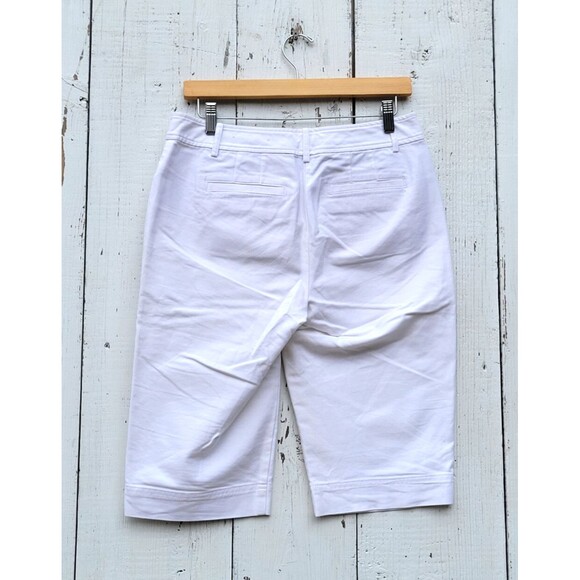 Ann Taylor Women's White Knee Length Cotton Blend Curvy Shorts Sz 4 - Picture 2 of 4